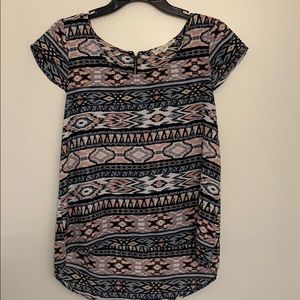 Polyester juniors top, short sleeved